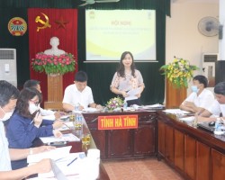 Đồng chí Nguyễn Thị Mai Thủy, Tỉnh ủy viên, Chủ tịch Hội Nông dân tỉnh phát biểu tại Hội nghị