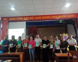 Hội Nông dân, Hội Phụ nữ xã Yên Hồ phối hợp với BHXH huyện Đức Thọ tuyên truyền chính sách BHXH, BHYT