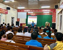 Hội Nông dân thị trấn Vũ Quang tuyên truyền chính sách BHXH, BHYT