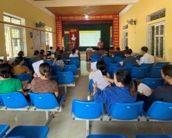Hội Nông dân xã Cẩm Sơn huyện Cẩm Xuyên phối hợp với Bảo hiểm xã hội huyện tổ chức tuyên truyền bảo hiểm