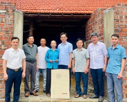 Hội Nông dân tỉnh tiếp tục triển khai Phong trào thi đua “Chung tay xóa nhà tạm, nhà dột nát” tại huyện Hương Sơn