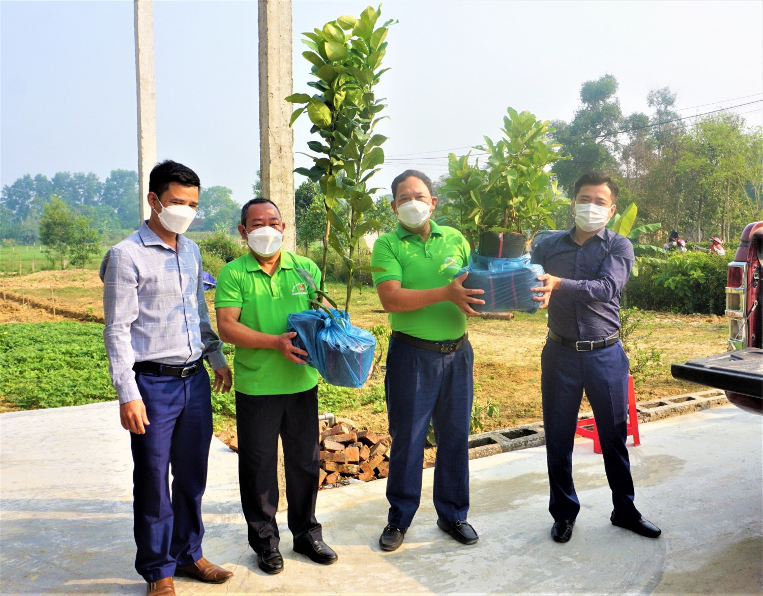 Trung tâm HTND cung ứng giống cây ăn quả cho hội viên nông dân huyện Hương Khê