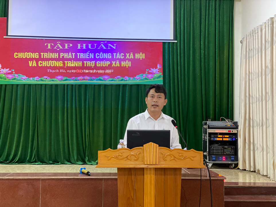 Đ/c Trần Xuân Hòa – HUV, Chủ tịch Hội Nông dân huyện khai mạc hội nghị
