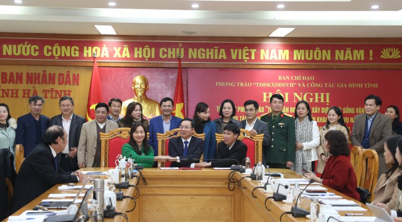 Đồng chí Nguyễn Thị Mai Thủy – Tỉnh ủy viên, Chủ tịch Hội Nông dân tỉnh, thành viên Ban Chỉ đạo ký kết Chương trình phối hợp hoạt động năm 2023