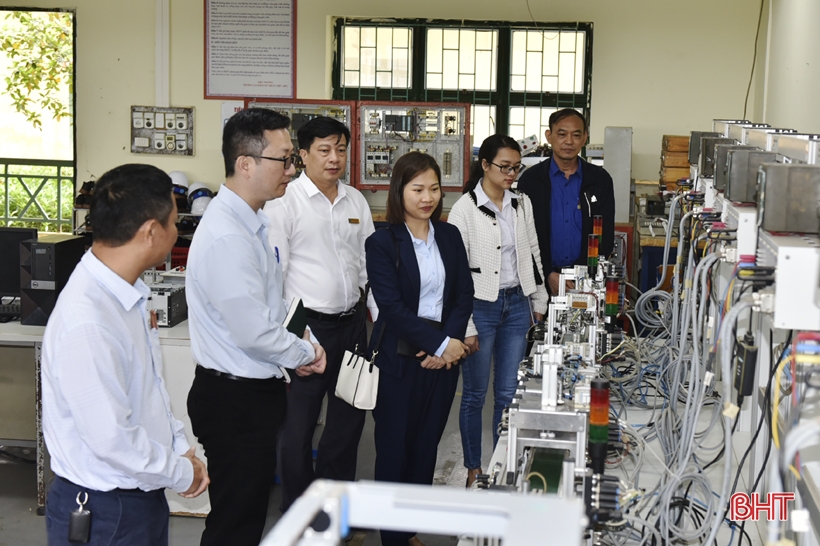 Đại diện Formosa Hà Tĩnh thăm cơ sở vật chất Trường Cao đẳng Kỹ thuật Việt – Đức Hà Tĩnh
