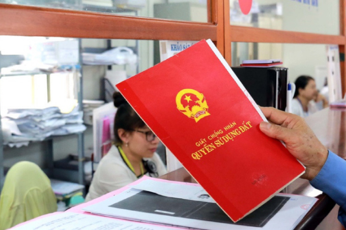 Người dân thực hiện quy trình cấp sổ đỏ online từ ngày 20/5 tới (Ảnh minh họa: Hà Phong).