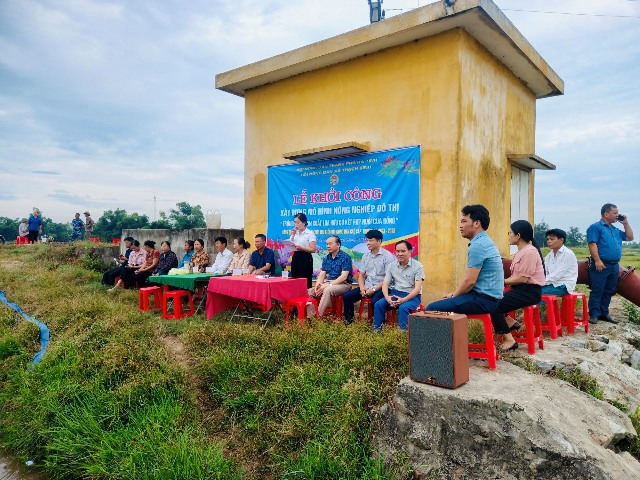 Hội Nông dân xã Thạch Bình thành phố Hà Tĩnh tổ chức lễ khởi công xây dựng mô hình nông nghiệp đô thị “Trồng sen lấy hạt, trồng lúa hữu cơ kết hợp nuôi cua, cá”