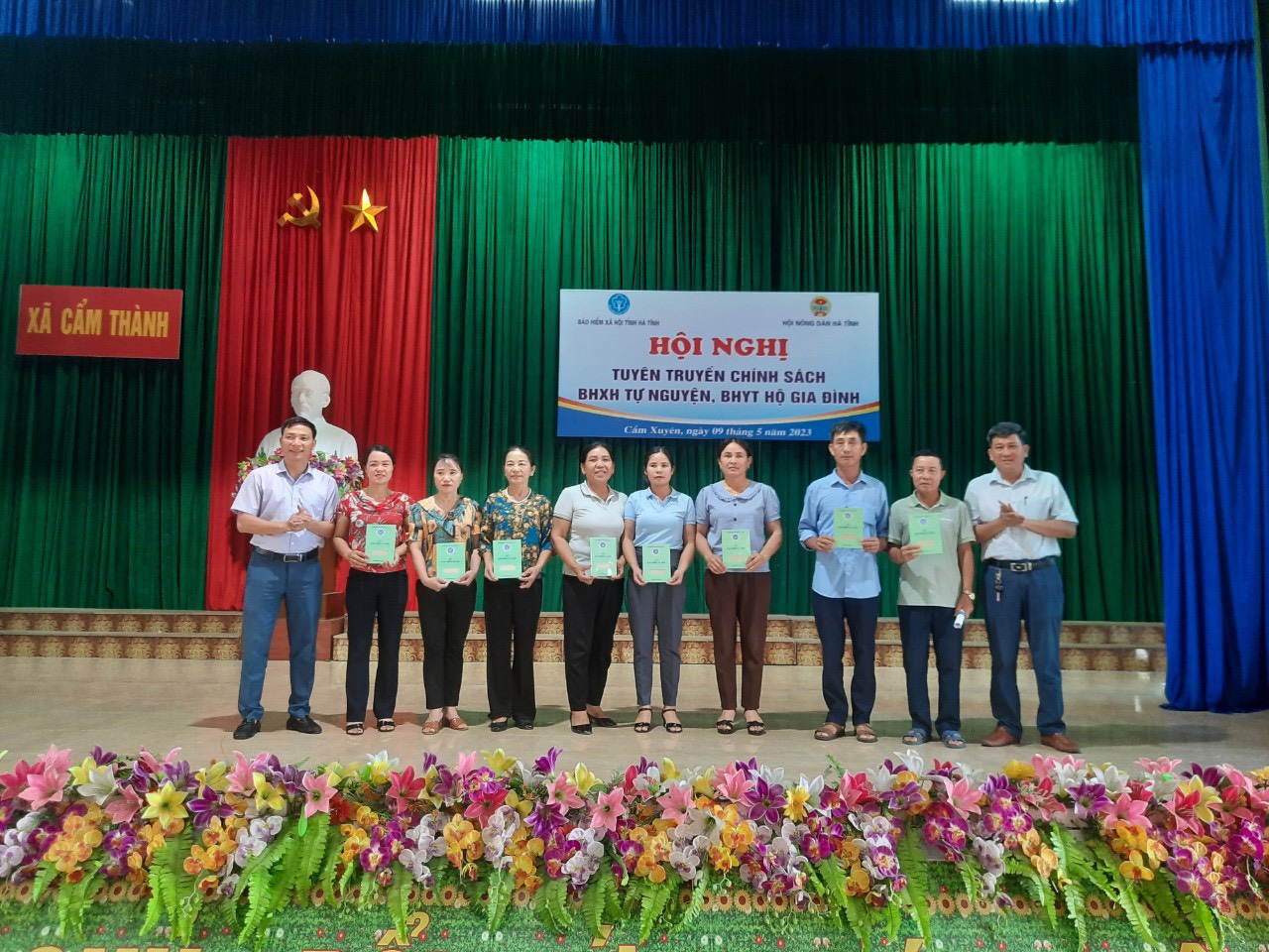 BHXH tỉnh phối hợp với Hội Nông dân tuyên truyền chính sách BHXH, BHYT tại xã Cẩm Thành, huyện Cẩm Xuyên