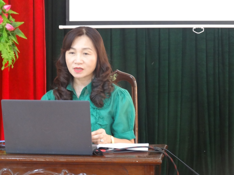 Đồng chí Nguyễn Thị Mai Thủy - Tỉnh ủy viên, Chủ tịch Hội Nông dân tỉnh phát biểu tại điểm cầu Hà Tĩnh
