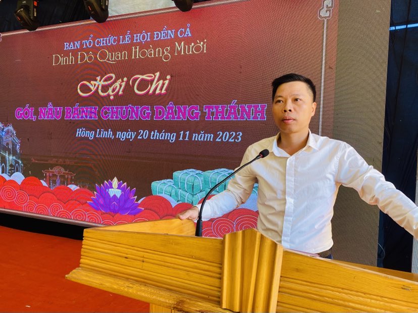 Đc Nguyễn Duy Đăng - Phó Chủ tịch Hội Nông dân thị xã khai mạc Hội thi