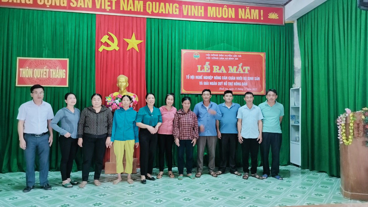 Hội Nông dân xã Bình An huyện Lộc Hà tổ chức ra mắt Tổ hội nghề nghiệp chăn nuôi bò sinh sản và giải ngân nguồn vốn Quỹ Hỗ trợ nông dân cấp huyện