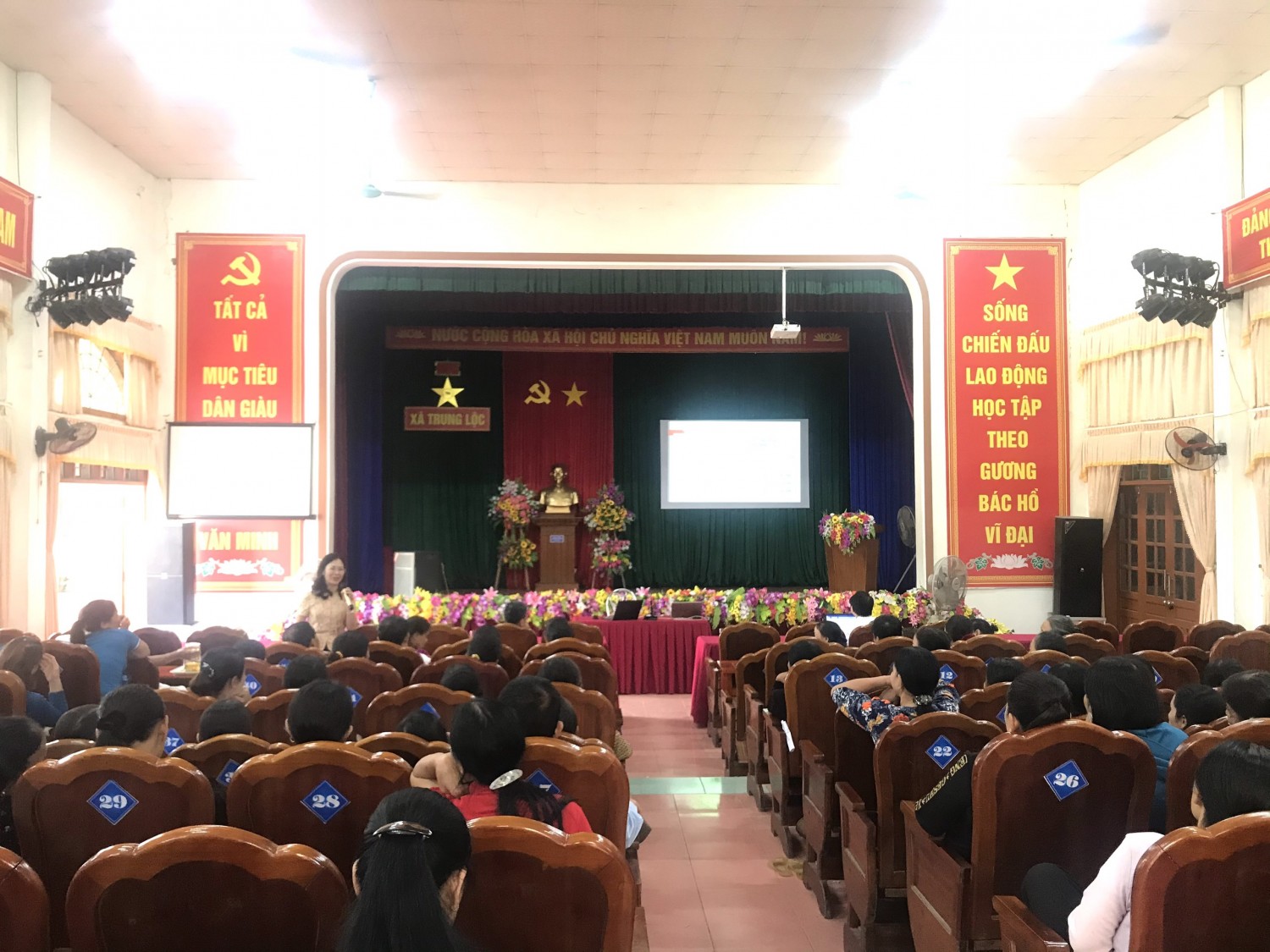 Hội Nông dân xã Trung Lộc tổ chức tuyên truyền chính sách bảo hiểm xã hội, bảo hiểm y tế hộ gia đình