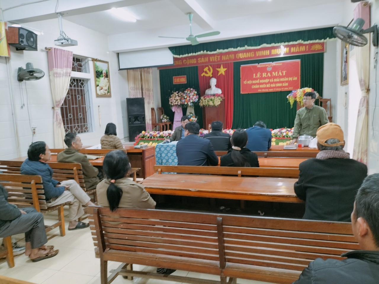 Hội Nông dân xã Đức Hương tổ chức ra mắt Tổ hội nông dân nghề nghiệp Nuôi bò nái lai sinh sản