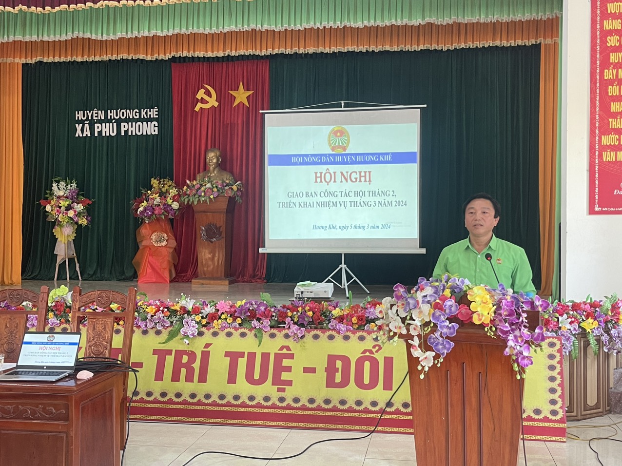 Đc Đinh Công Tịu Chủ tịch HND huyện kết luận Hội nghị