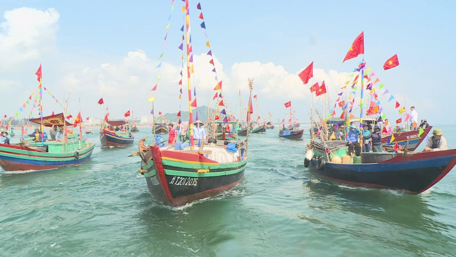 Khai mạc giải đua thuyền thúng và tổ chức văn hóa Lễ hội cầu ngư Nhượng Bạn năm 2024