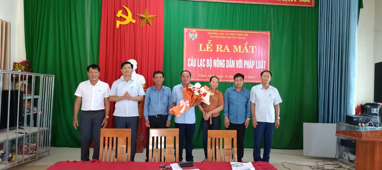Ra mắt Câu lạc bộ “Nông dân với pháp luật” tại chi hội Yên Hà, thị trấn Thiên Cầm