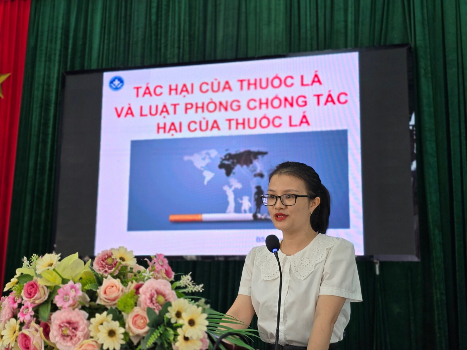 HA GV tuyên truyền phòng chống thuốc lá