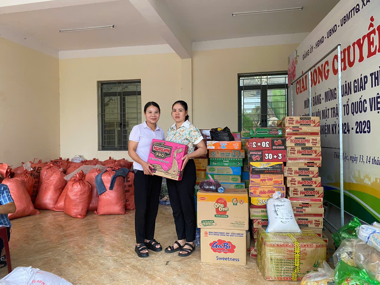 Hội viên nông dân Thiên Lộc chung tay ủng  hộ đồng bào miền Bắc sau ảnh hưởng bão số 3