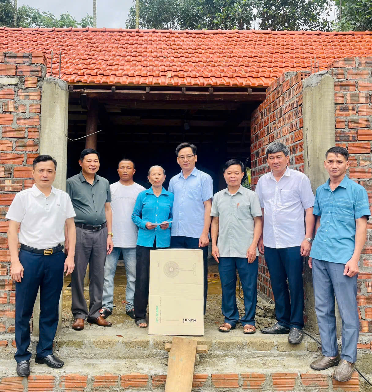 Hội Nông dân tỉnh tiếp tục triển khai Phong trào thi đua “Chung tay xóa nhà tạm, nhà dột nát” tại huyện Hương Sơn