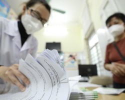 Bộ Y tế đề xuất công nhận 7 loại giấy tờ để F0 được hưởng BHXH