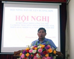 Đồng chí Phan Văn Khanh - Huyện uỷ viên, Chủ tịch Hội Nông dân huyện phát biểu kết luận hội nghị