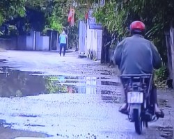 Tuyến đường Trung Tiết phường Thạch Quý thành phố Hà Tĩnh xuống cấp nghiêm trọng