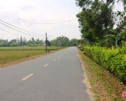 Những con đường thẳng tắp, được rải thảm nhựa sạch đẹp của thôn Phúc Thịnh.