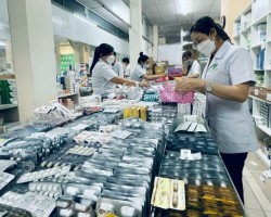 Chính phủ ban hành nghị quyết tháo gỡ khó khăn về khám chữa bệnh BHYT, bảo đảm thuốc, trang thiết bị y tế