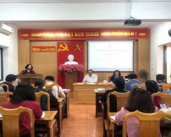 Đ/c Tống Thị Quỳnh Hoa - UV BTV, Trưởng ban Tổ chức Thành ủy phát biểu chỉ đạo hội nghị