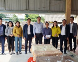 ội Nông dân thành phố Hà Tĩnh thăm, tặng quà hội viên nông dân nghèo