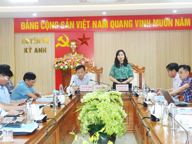Nguyễn Thị Mai Thủy – Tỉnh ủy viên, Chủ tịch Hội Nông dân tỉnh phát biểu