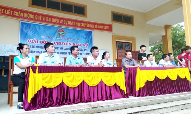 Hội Nông dân xã Trường Sơn tổ chức giải bóng chuyền nam, nữ