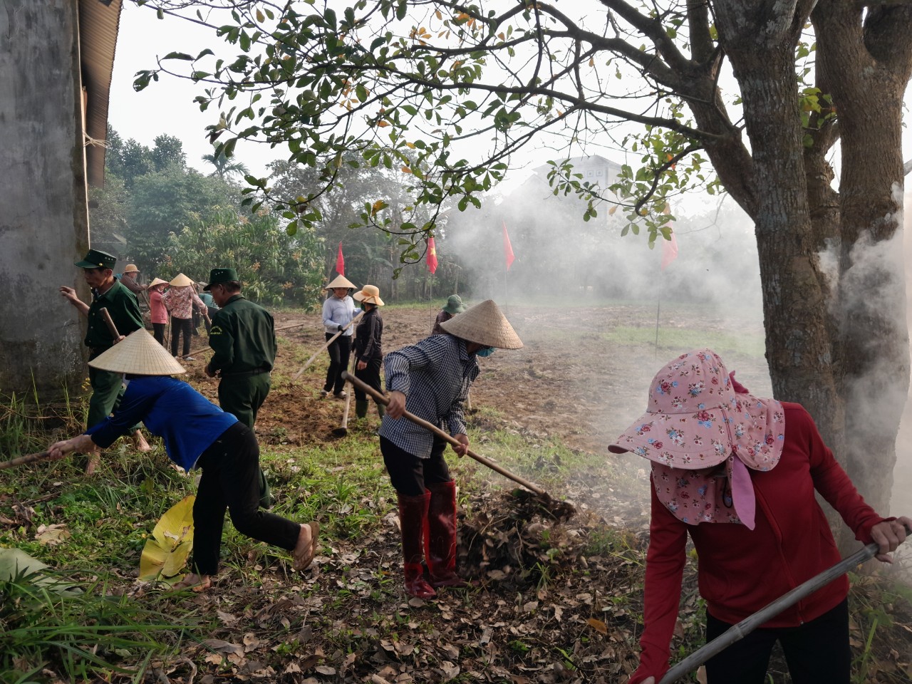 Hội Nông dân xã Cẩm Thạch tham gia xây dựng nông thôn mới
