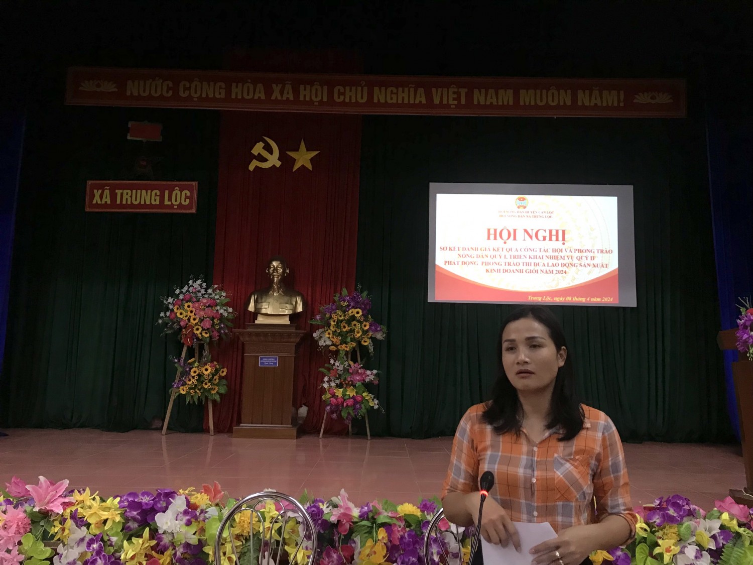 Đồng chí Nguyễn Thị Thu Hà, Phó Bí thư Đảng uỷ phát biểu chỉ đạo tại Hội Nghị