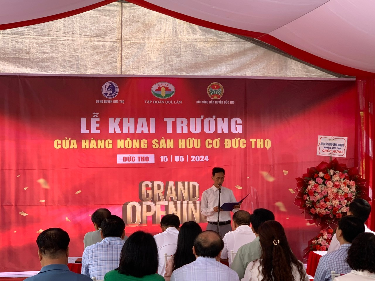 Đồng chí Ngô Ngọc Hân - Chủ tịch Hội Nông dân huyện tuyên bố lý do khai trương cửa hàng Nông sản hữu cơ