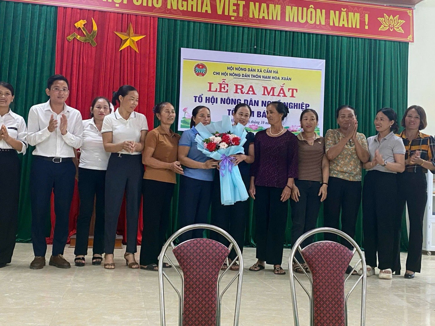 Hội Nông dân xã Cẩm Hà ra mắt Tổ hội Nông dân nghề nghiệp làm bánh