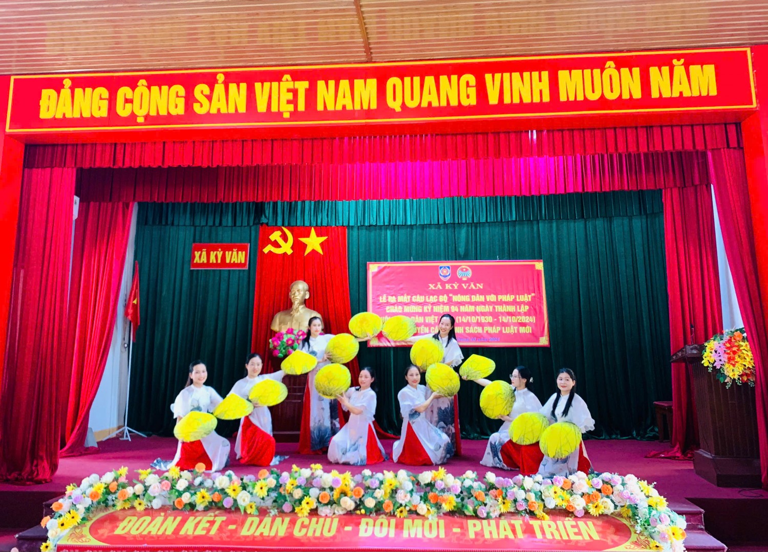 Hội Nông dân xã Kỳ Văn ra mắt Câu lạc bộ “Nông dân với pháp luật”