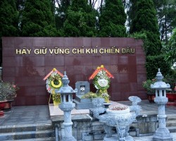 Khu mộ của đồng chí Trần Phú - Tổng Bí thư đầu tiên của Đảng